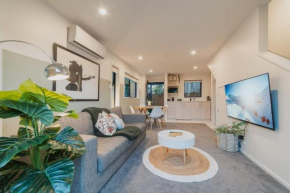 Misty Meadows Manor - Your Urban Oasis